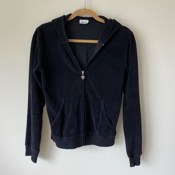 Black hoodie with matching bottoms/sweatsuit - Picture 2 of 7